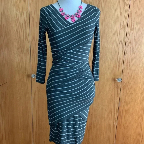 Vince Camuto Striped Bandage Bodycon Dress Petite - Picture 1 of 11